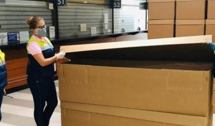 translated from Spanish: Guayaquil to deliver cardboard coffins in emergency for Covid-19