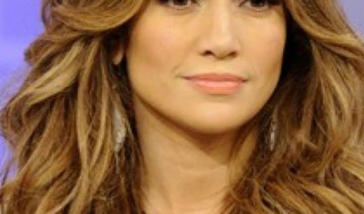 translated from Spanish: Jennifer Lopez breaks quarantine and puts her life at risk