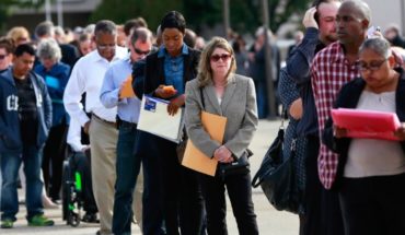 translated from Spanish: U.S. hits record for 26.7 million unemployed