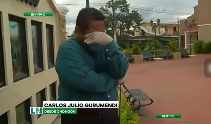 translated from Spanish: Video: Ecuador journalist breaks down in tears when reporting on coronavirus