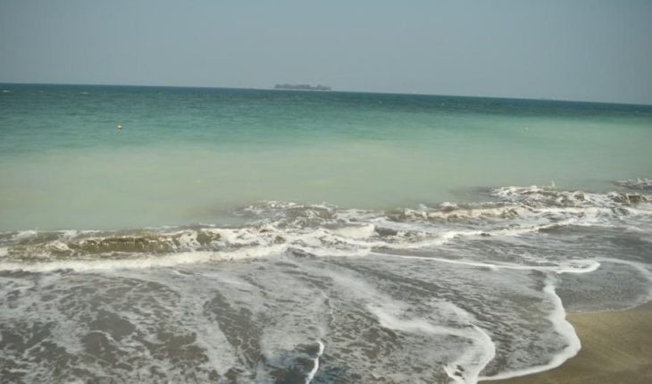 translated from Spanish: so you can see the beaches of Veracruz without tourism