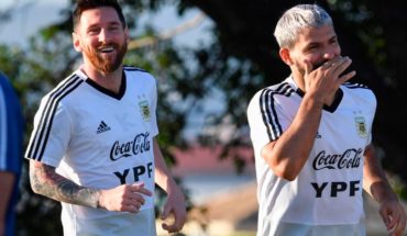 Agüero y Messi, juntos en Twitch: reclamos, cumpleaños y un pedido del “Kun”
