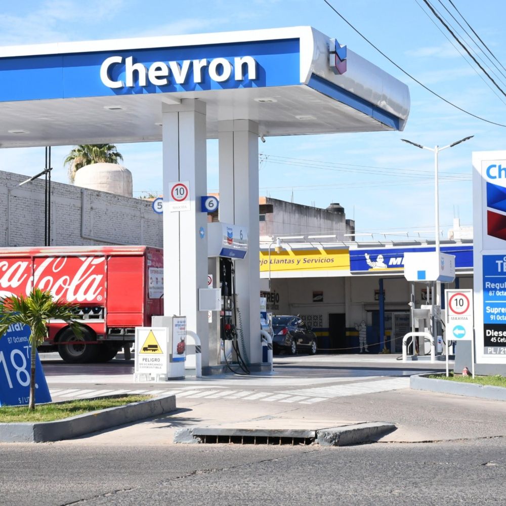 Alza en precio de la gasolina en Sinaloa se debe al alto costo del petróleo