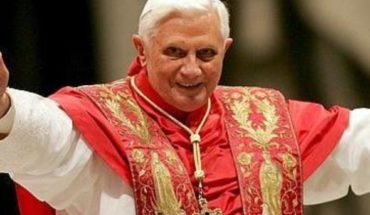 Benedicto XVI: Hace cien años era absurdo hablar del matrimonio homosexual