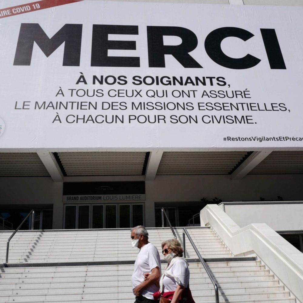 Cannes cambia su alfombra roja por mensaje dedicado al personal médico