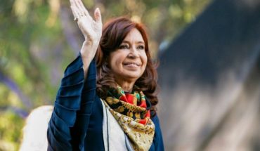 Cristina Kirchner celebró un vuelo de repatriación que partió de Santa Cruz a Francia