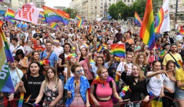 Cómo nació el Día Internacional contra la Homofobia, Transfobia y Bifobia