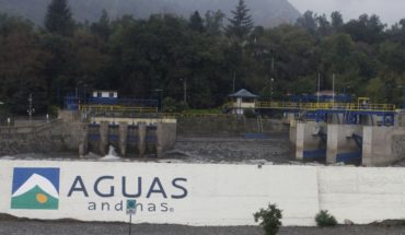 Justicia condenó a Aguas Andina por corte de agua a 23 comunas de la RM en 2016