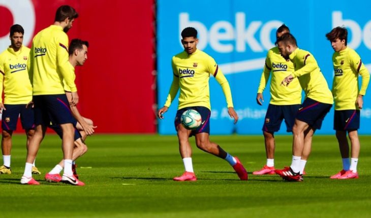 Lionel Messi y el Barcelona volvieron a entrenarse en grupo