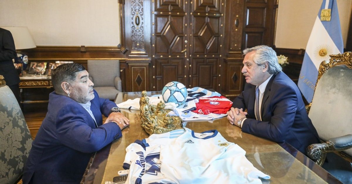 Maradona bancó a Guzmán y Fernández en la renegociación de la deuda