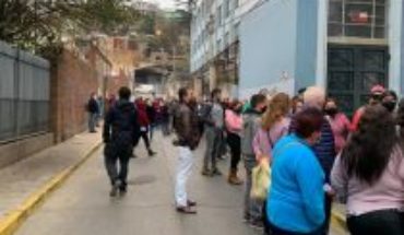 Medidas del Gobierno sin “bajada operativa”: Valparaíso, Renca y El Bosque registran largas filas y desórdenes por gente buscando cajas de mercadería