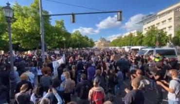Miles protestan en Berlín por el asesinato de George Floyd en EE.UU.