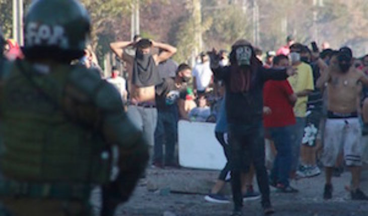 Ministro del Interior acusó a sectores de oposición de “exacerbar las dificultades” tras manifestaciones en Santiago