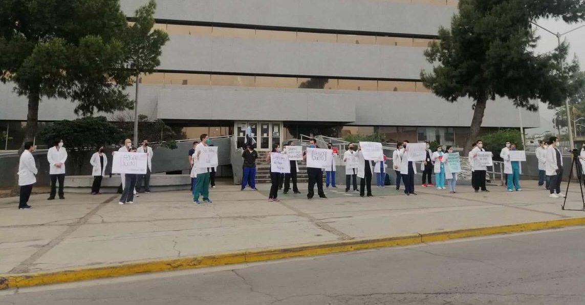 Residentes de hospital del ISSSTE en Monterrey, en paro por falta de pago