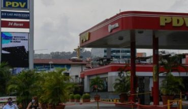 Venezuela autoriza importadores privados de gasolina y flexibiliza la cuarentena por COVID-19