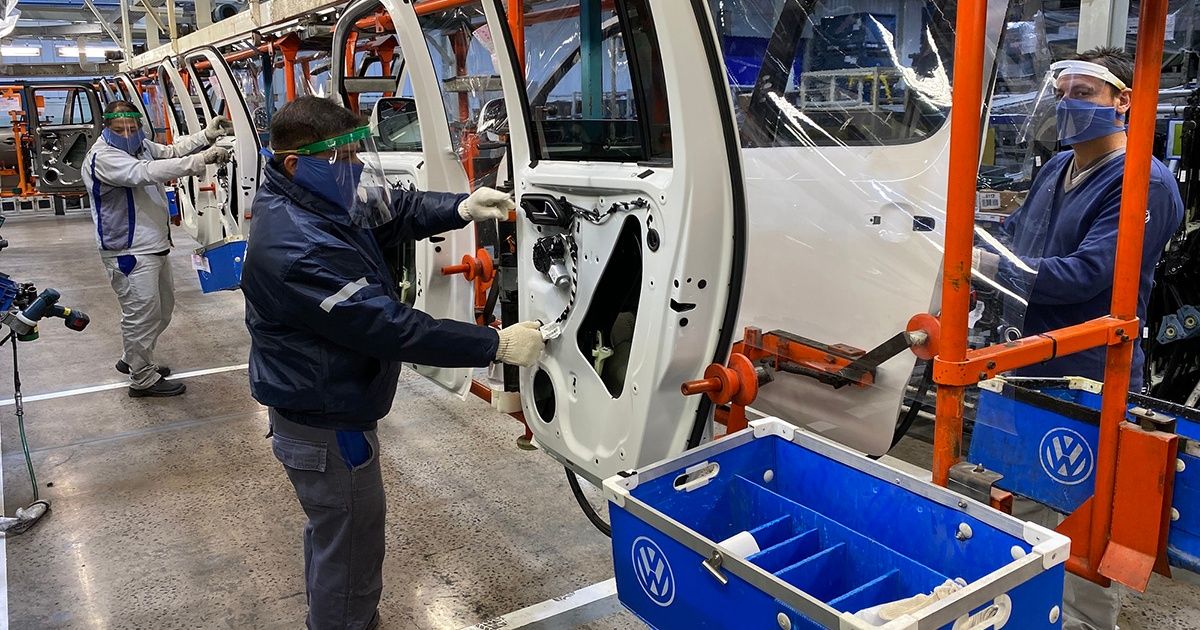 Volkswagen y Toyota retomaron la fabricación de vehículos