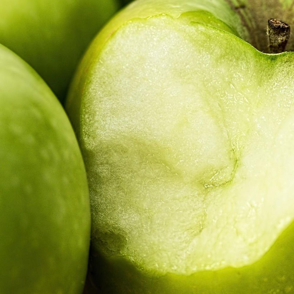 Apple and lemon juice helps produce collagen