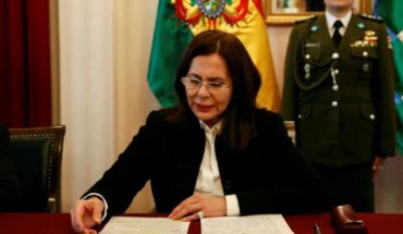 translated from Spanish: Bolivian Chancellor Karen Longaric criticized Alberto Fernandez