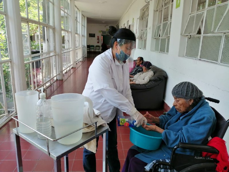 DIF Morelia strengthens health measures with asylum staff