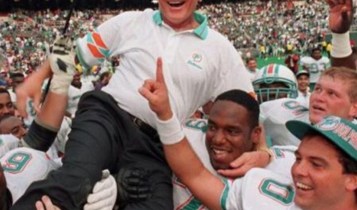 translated from Spanish: NFL: Miami Dolphins former coach and football legend