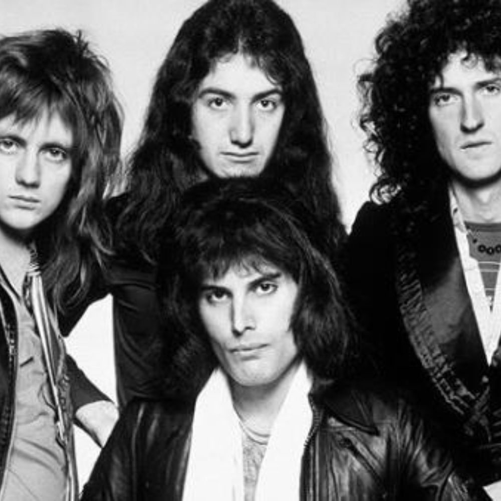 Reveal cover of new album "Queen" and Argentina go crazy