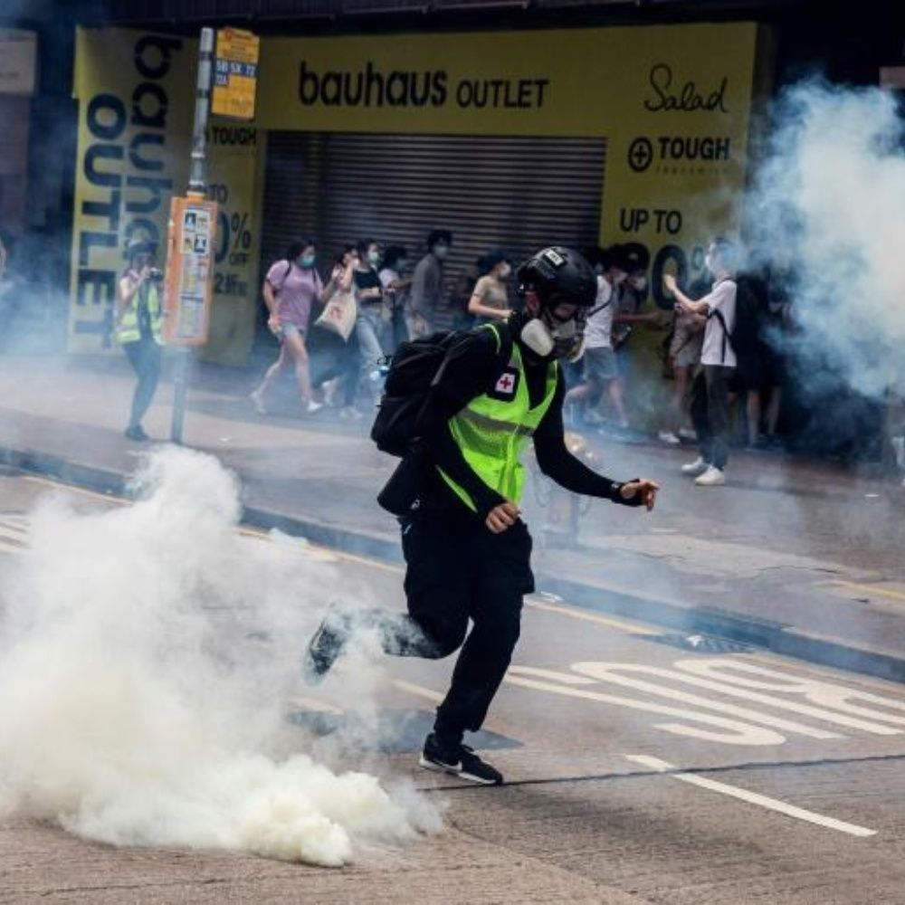 Tear gas suppresses demonstrations in Hong Kong