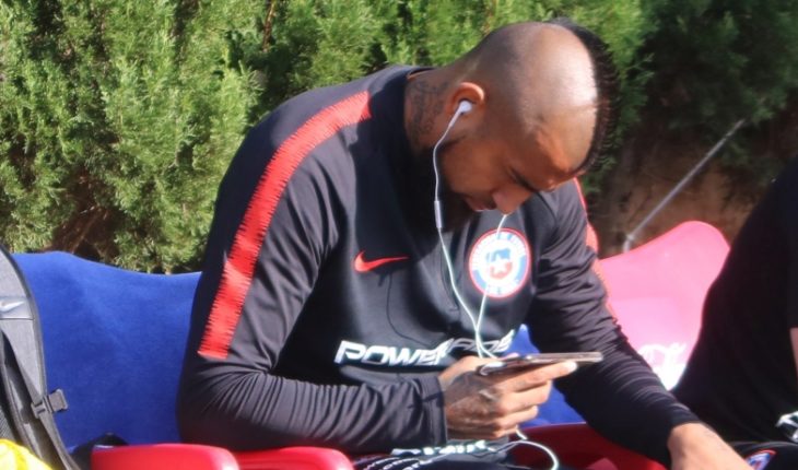 translated from Spanish: [VIRAL] Network reactions behind Arturo Vidal’s publications against Marcelo Bielsa and Charles Aránguiz