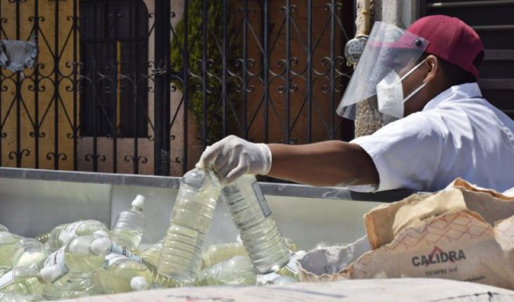 Ayuntamiento de Morelia realiza entrega kits de limpieza a afectados por tromba
