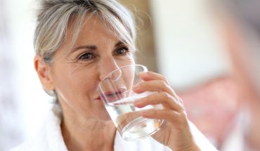 Beneficios que tiene el beber agua en ayunas