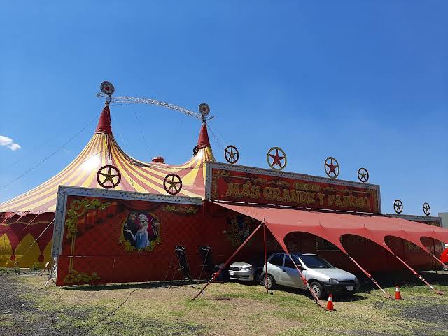 Cirqueros arrancan con "Auto-Circo", en Morelia