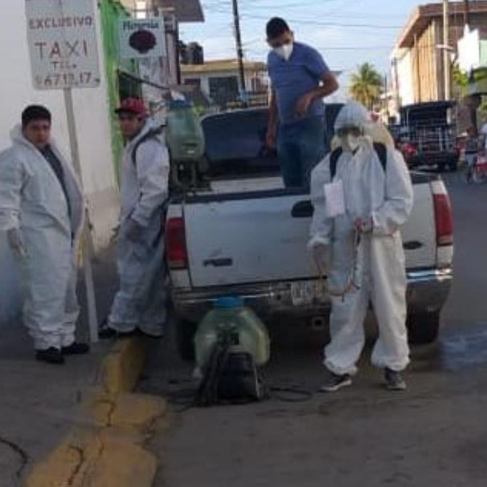 Desinfectan diferentes puntos de Villa Unión, Sinaloa contra Covid-19