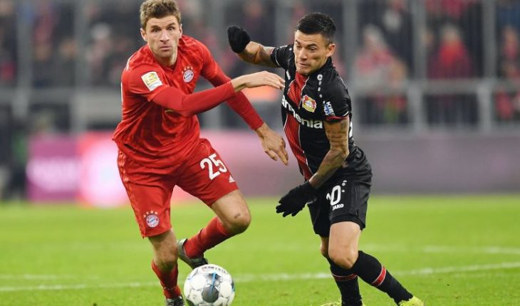 Dirigente del Leverkusen alabó a Charles Aránguiz: “Tiene las ideas muy claras”