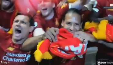 El festejo de los jugadores de Liverpool tras ser campeones de Premier League