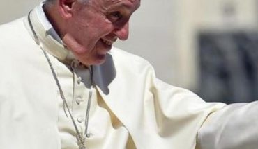 El papa rinde homenaje a médicos en su primera audiencia de grupo en el Vaticano