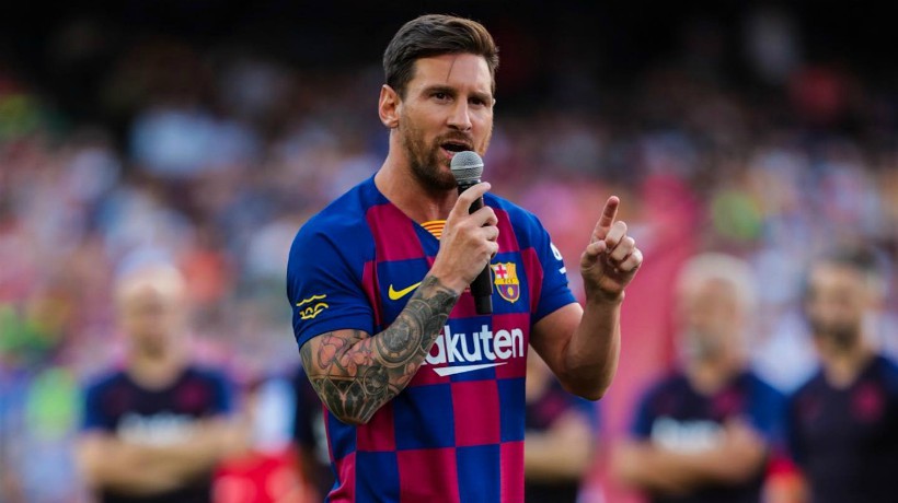 Messi sigue al margen, pero pisa el césped: "¡Cómo extrañaba el Camp Nou!"