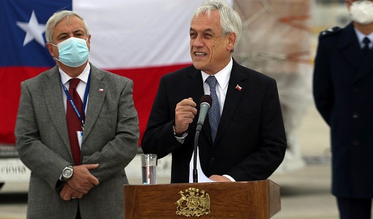 Piñera valoró esfuerzos públicos y privados apuntando a que sin ellos el sistema de salud “habría colapsado hace mucho tiempo”
