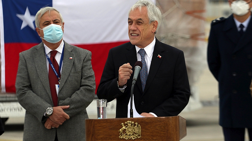 Piñera valoró esfuerzos públicos y privados apuntando a que sin ellos el sistema de salud "habría colapsado hace mucho tiempo"