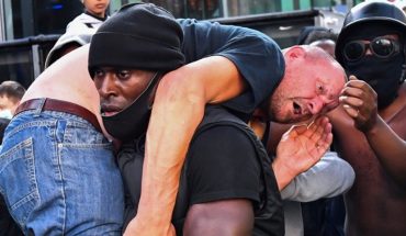 Un militante del Black Lives Matter ayudó a un contramanifestante herido