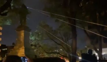 [VIDEO] Manifestantes impactan en Washington tras derribar y quemar estatua de general confederado