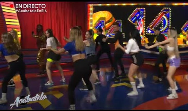 Video: Las meseritas se vuelven bailarinas de reggaetón | Acábatelo