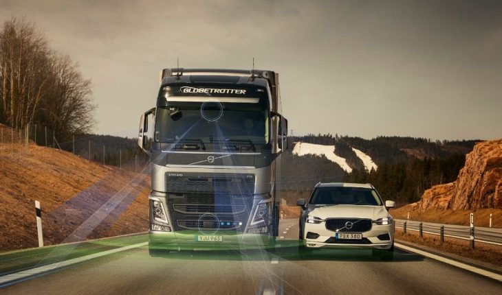 Volvo suma asistencias al manejo para dar más seguridad a sus camiones