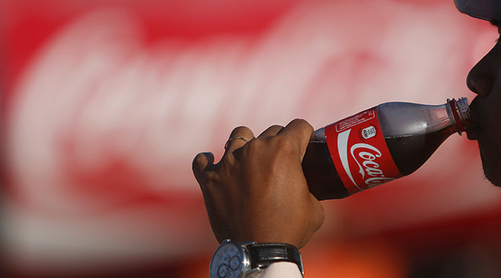 Coca-Cola withdraws ads in networks for 30 days worldwide