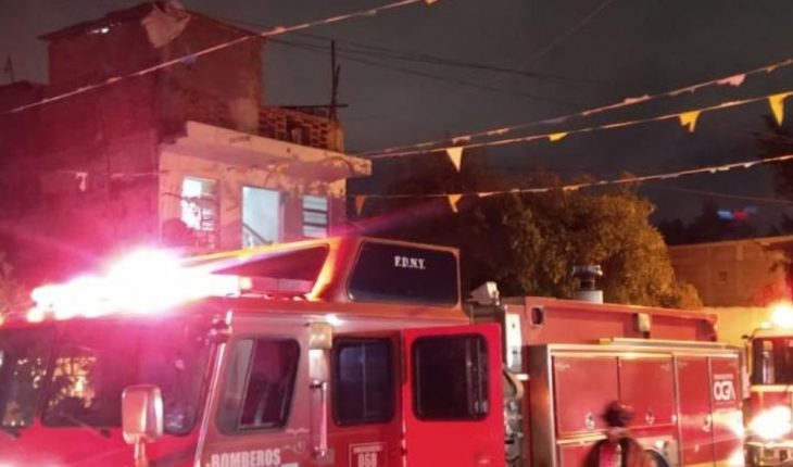 translated from Spanish: Fire causes panic in Benito Juarez, Mazatlan
