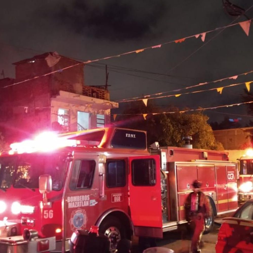 Fire causes panic in Benito Juarez, Mazatlan