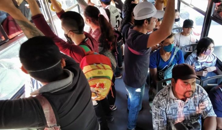 translated from Spanish: Jalisco: impose working hours and rules on public transport