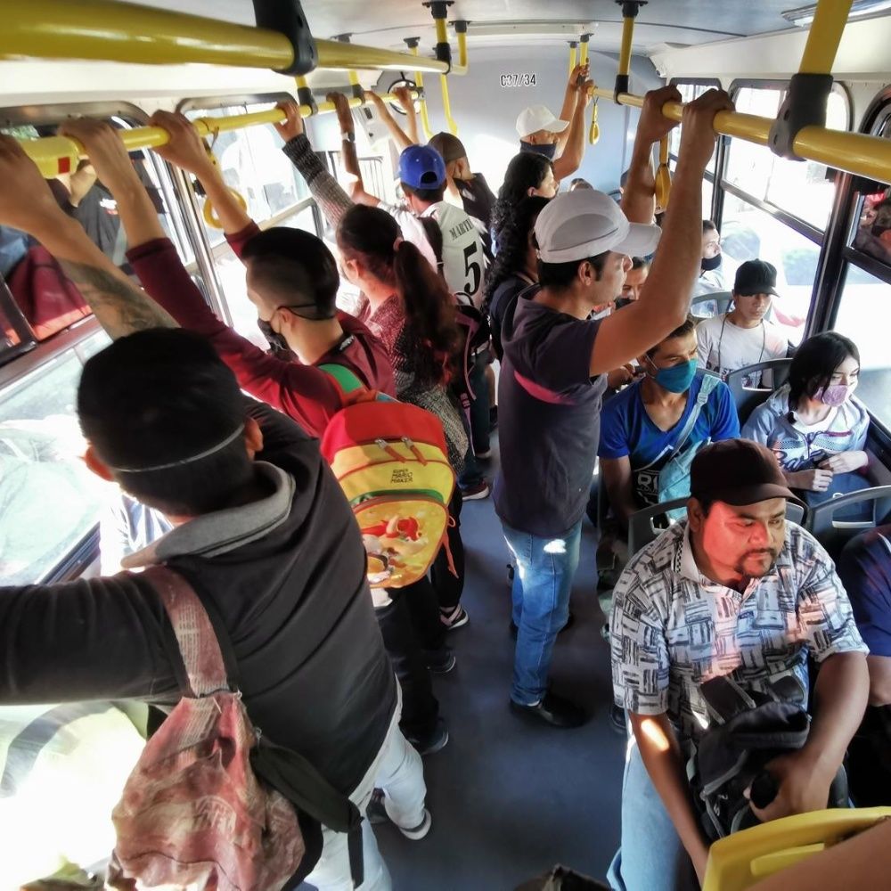 Jalisco: impose working hours and rules on public transport