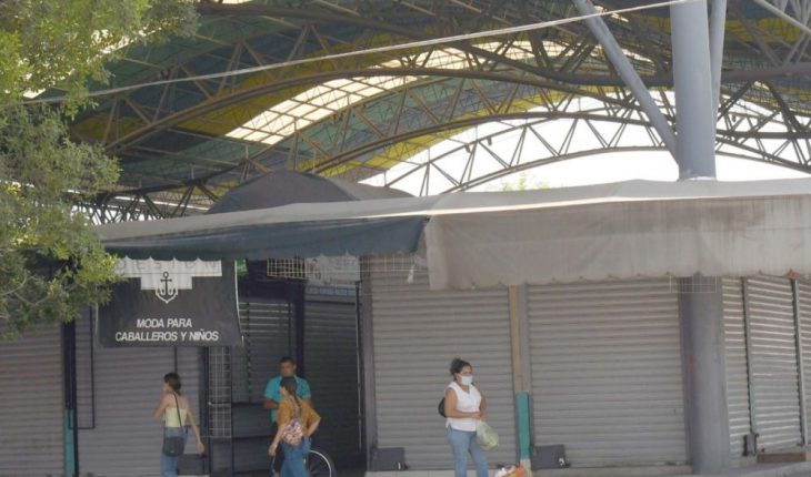 translated from Spanish: Los Mochis traders are desperate to open their premises