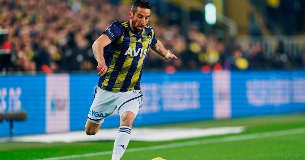 Mauricio Isla terminated fenerbahce contract and approaches Boca