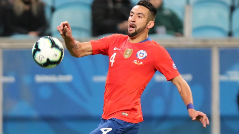 Olé over Mauricio Isla: "The supportive player who wants Boca"