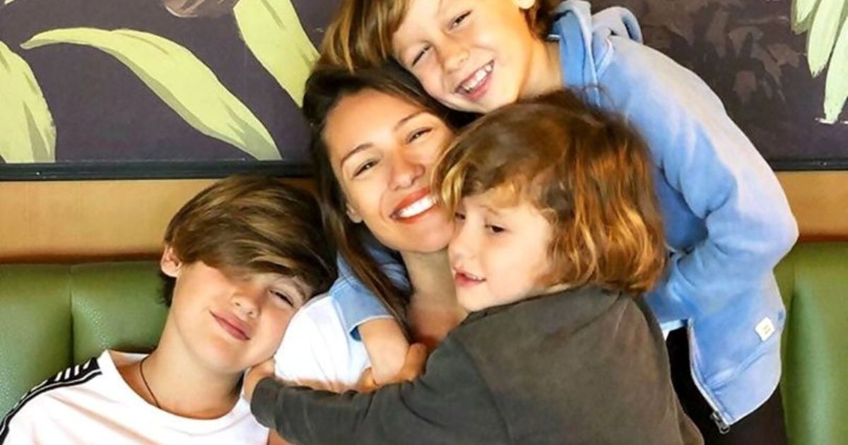 Pampita realized the viral challenge of the moment with her children: watch the video